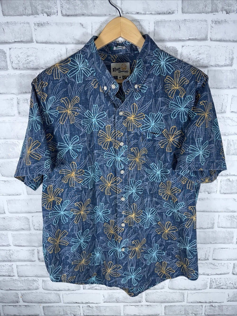 Reyn Spooner Tailored LIMITED ISSUE Hawiian Shirt Mens M Cotton Polyester Blend